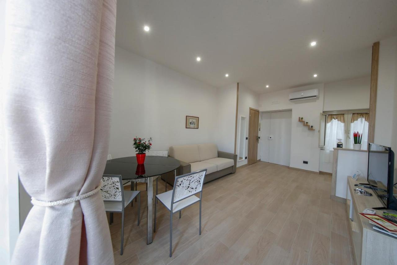 The Door Saturday Apartment Naples Exterior photo