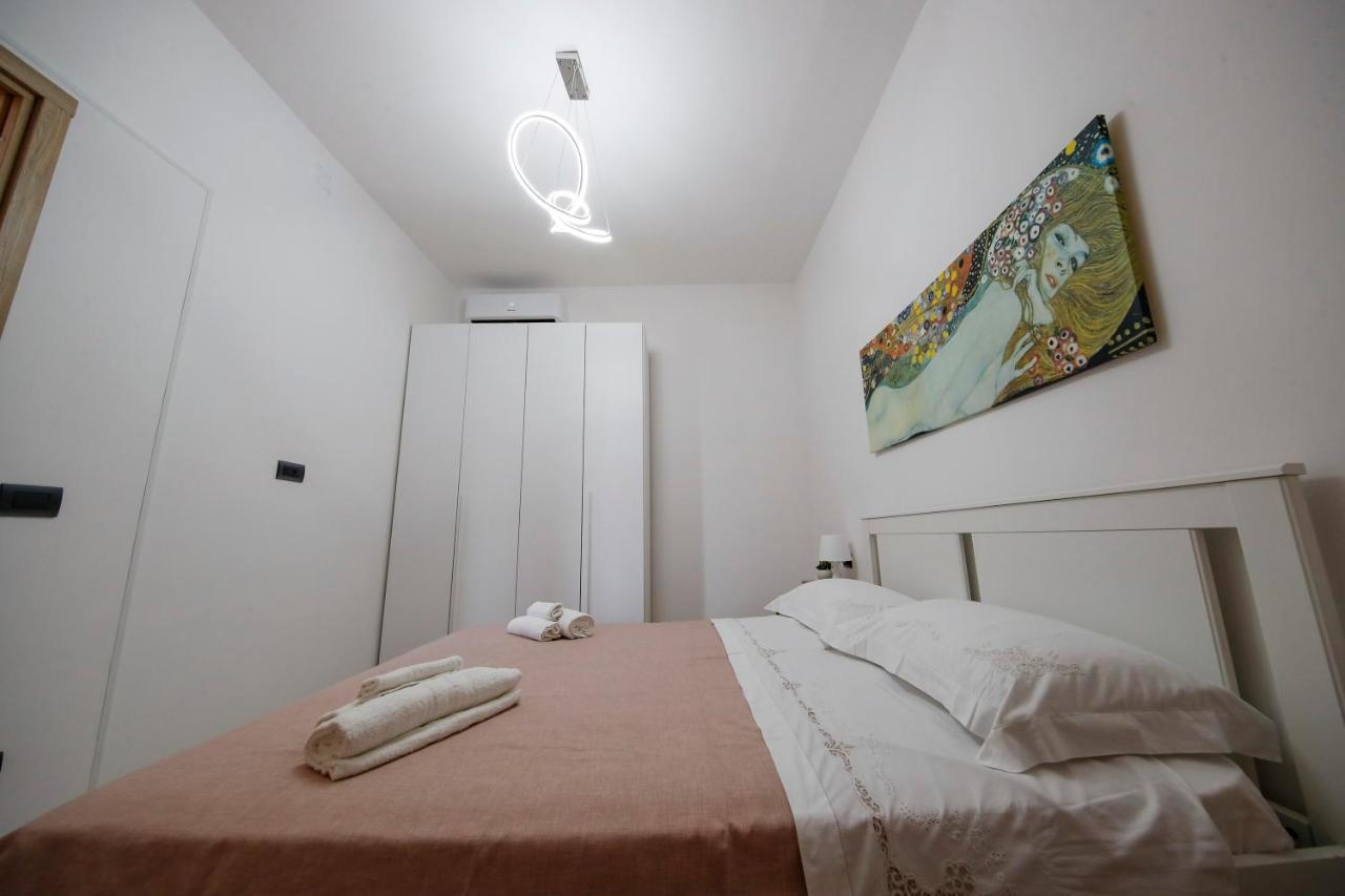 The Door Saturday Apartment Naples Exterior photo