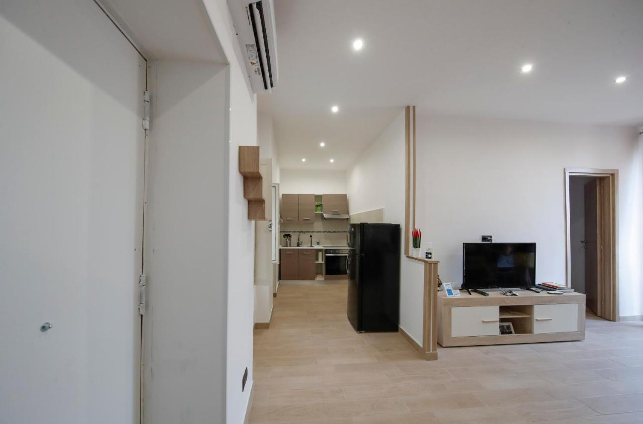 The Door Saturday Apartment Naples Exterior photo